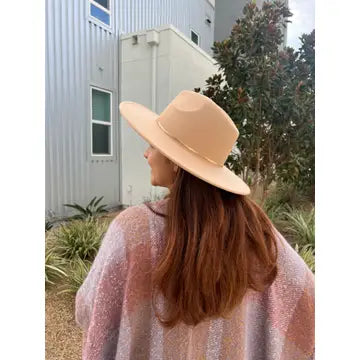 Giddy Up | Thin Gold Chain Felt Fedora