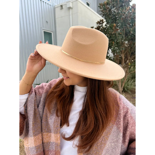 Giddy Up | Thin Gold Chain Felt Fedora