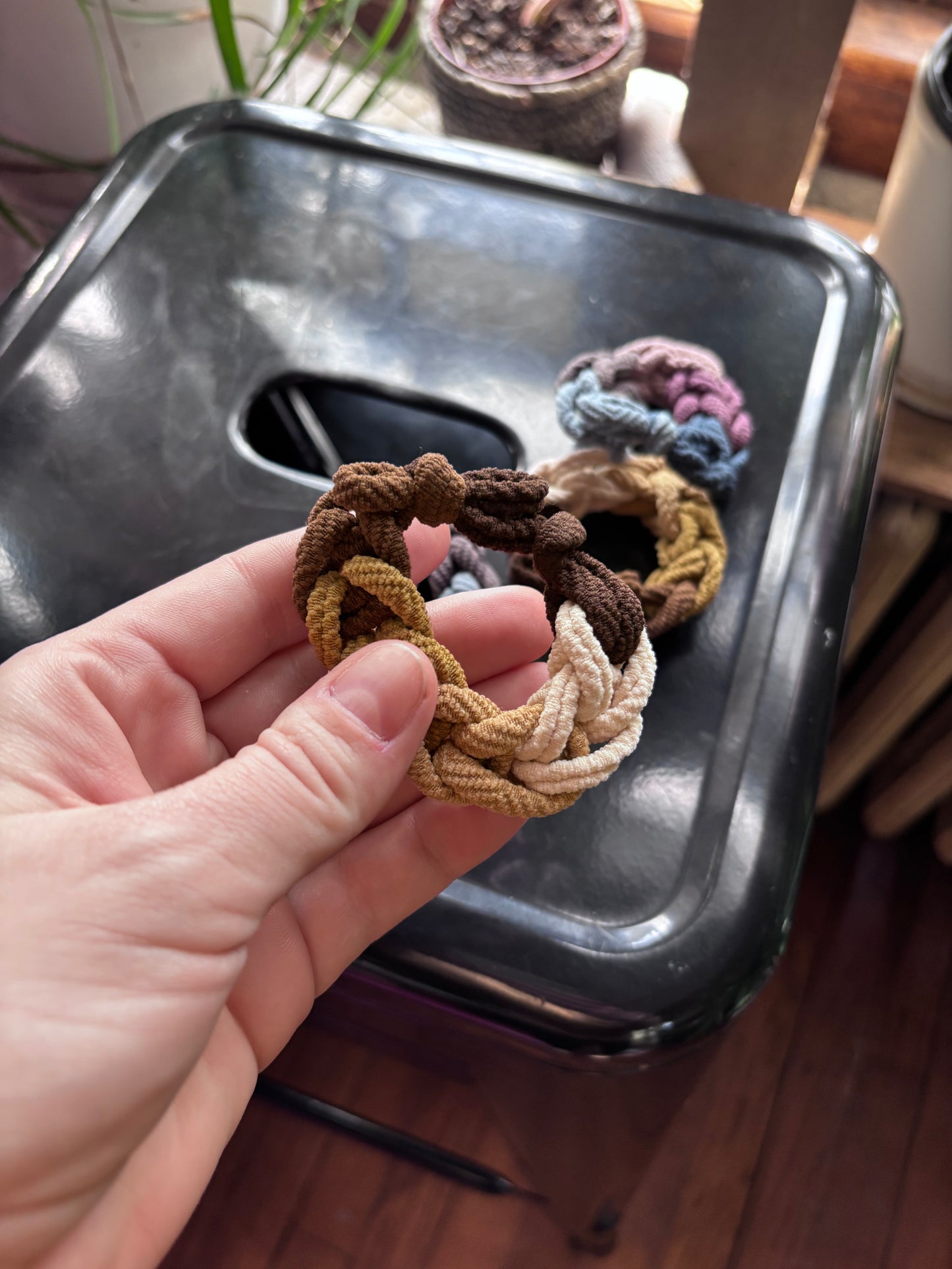 Bow knot bow scrunchies (set)